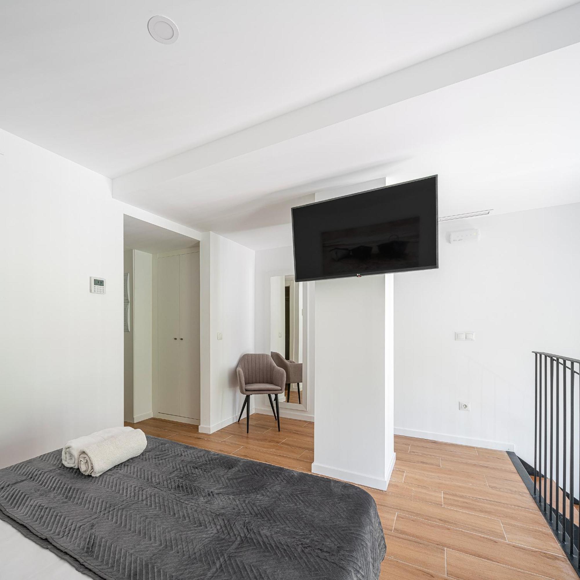 Appartement New Duplex, 2 Wc, Frente Ciudad De Ciencias Y Artes